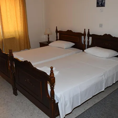 Lägenhetshotell Odysseas & Eleni Polis