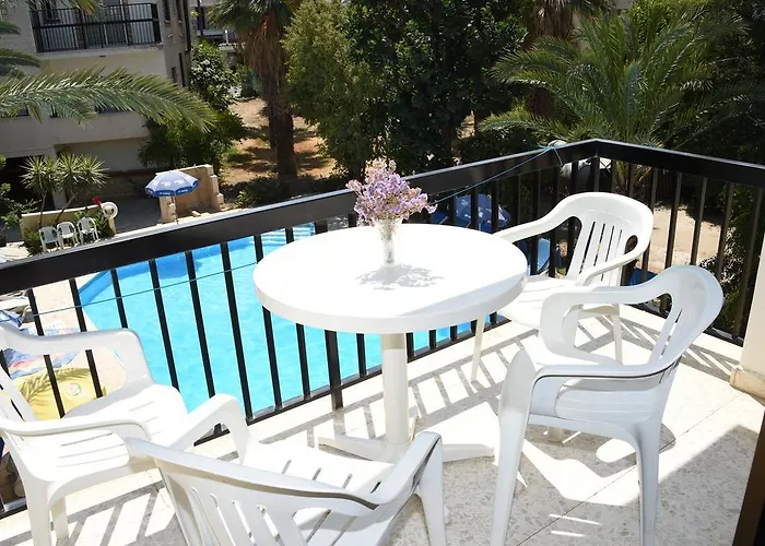 Odysseas & Eleni Lägenhetshotell Polis