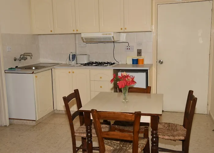 Lägenhetshotell Odysseas & Eleni Polis