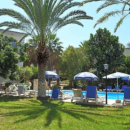 Odysseas & Eleni 4*