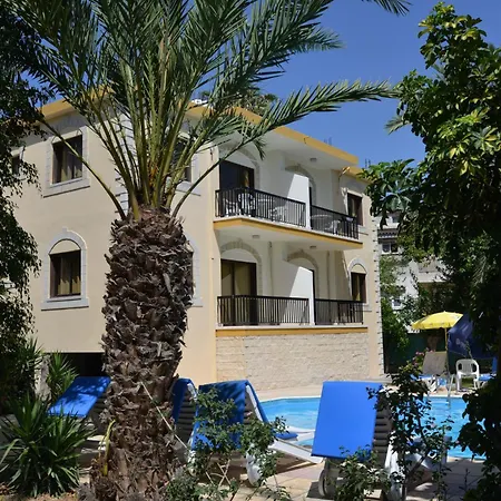 Odysseas & Eleni Aparthotel 4*