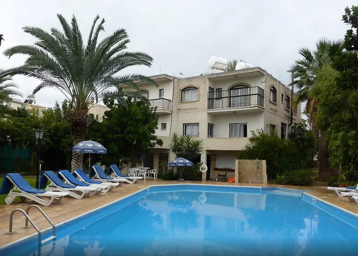 アパートホテル Odysseas & Eleni Polis