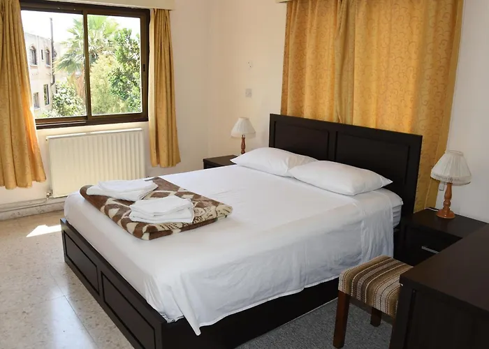 アパートホテル Odysseas & Eleni 4*