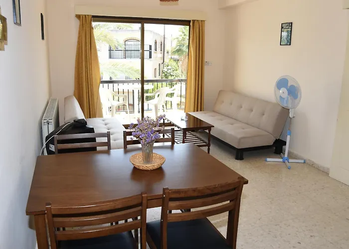 Odysseas & Eleni アパートホテル Polis