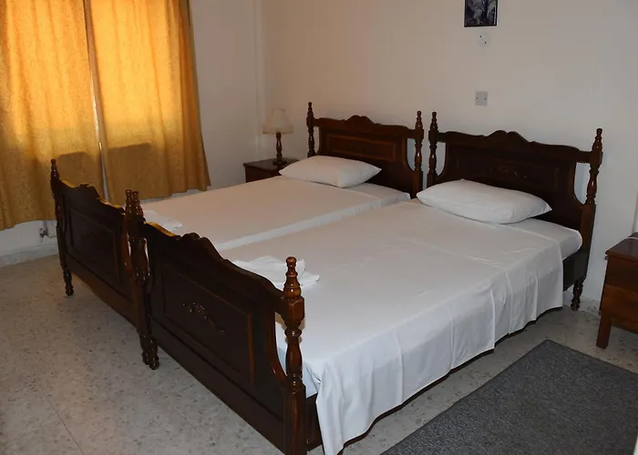 アパートホテル Odysseas & Eleni Polis